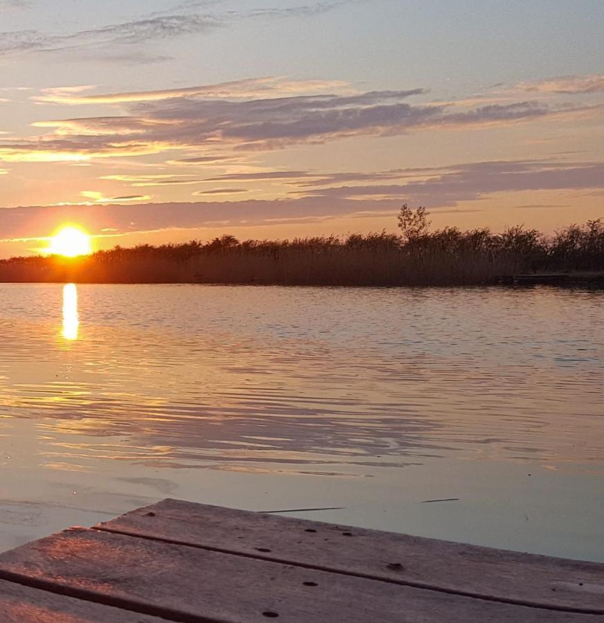 Lakeside Fishing Lodges ボストン エクステリア 写真