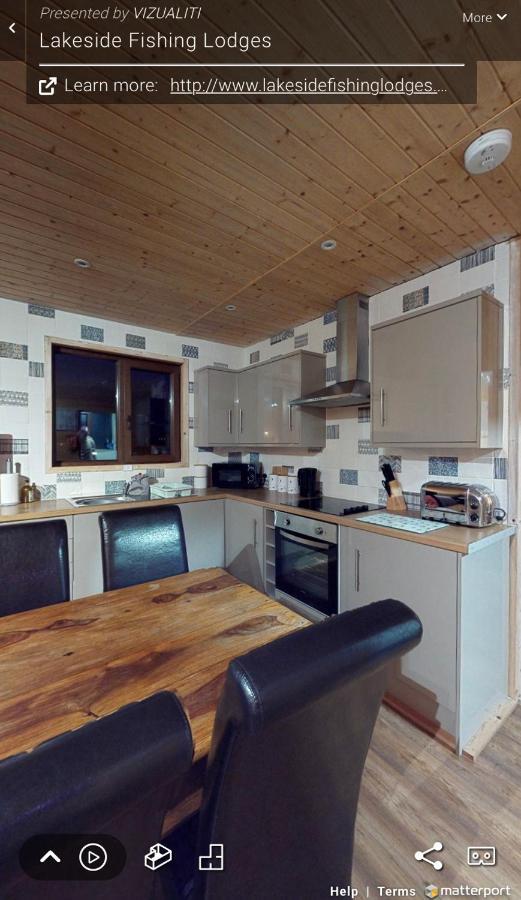 Lakeside Fishing Lodges ボストン エクステリア 写真